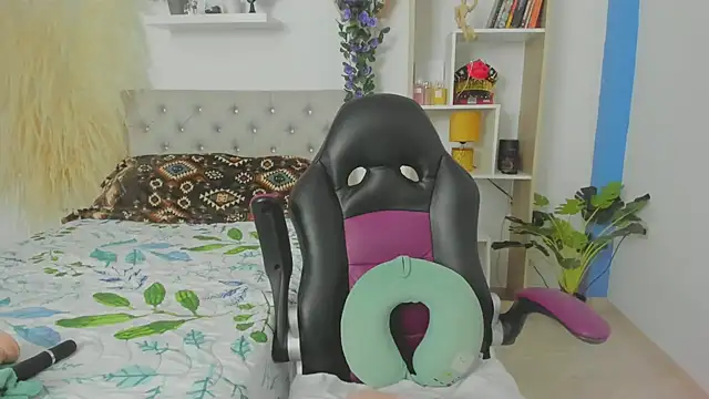 Snapshot of Gaby_ortis chatting on 15, 12, 2024 Gaby ortis online show from 15, 12, 2024