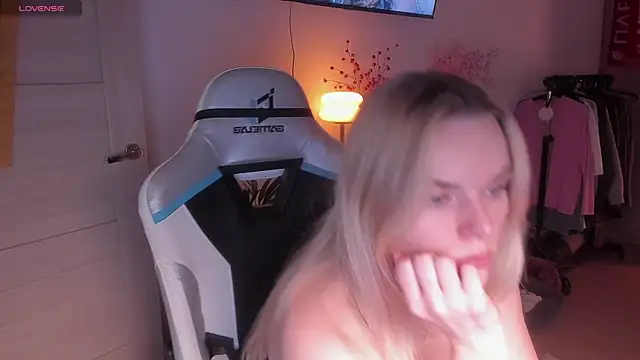 CharliSweet online show from 10, 2, 2025