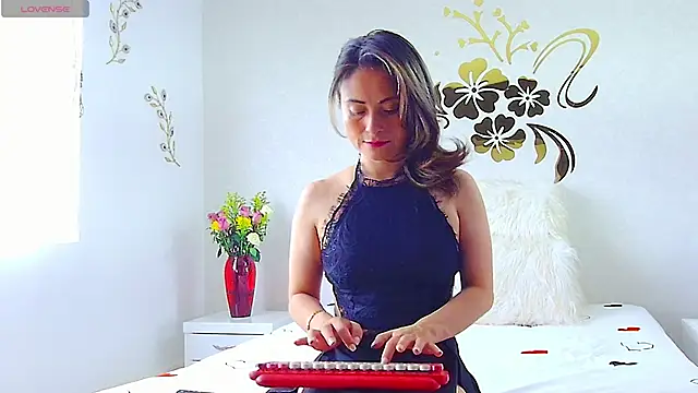 Snapshot of MarcelaFlores chatting on 1, 7, 2026 MarcelaFlores online show from 1, 7, 2026
