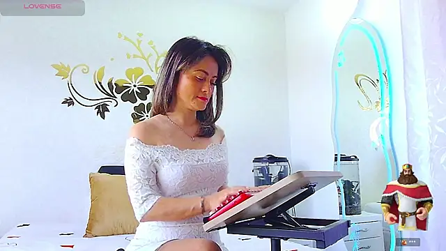 Snapshot of MarcelaFlores chatting on 27, 7, 2026 MarcelaFlores online show from 27, 7, 2026
