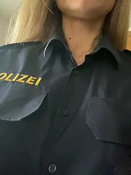 Etwas neugierig online show from 28, 2, 2025