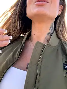 Etwas neugierig online show from 7, 3, 2025