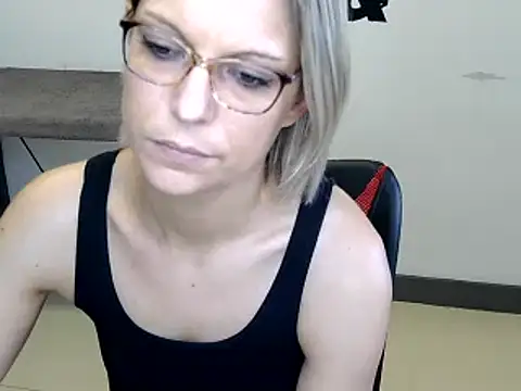 Snapshot of alixfeeling chatting on 6, 12, 2024 alixfeeling online show from 6, 12, 2024