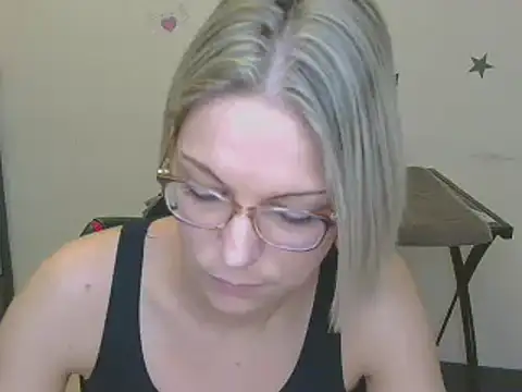 Snapshot of alixfeeling chatting on 9, 1, 2025 alixfeeling online show from 9, 1, 2025