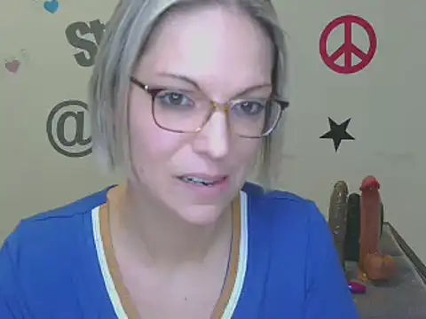 Snapshot of alixfeeling chatting on 21, 1, 2025 alixfeeling online show from 21, 1, 2025