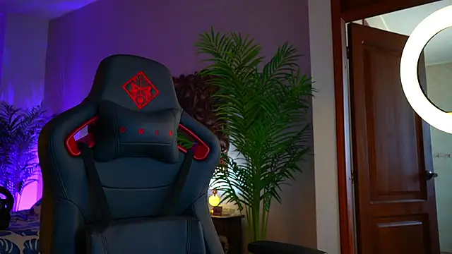 Snapshot of ambarEvans chatting on 12, 12, 2024 ambarEvans online show from 12, 12, 2024