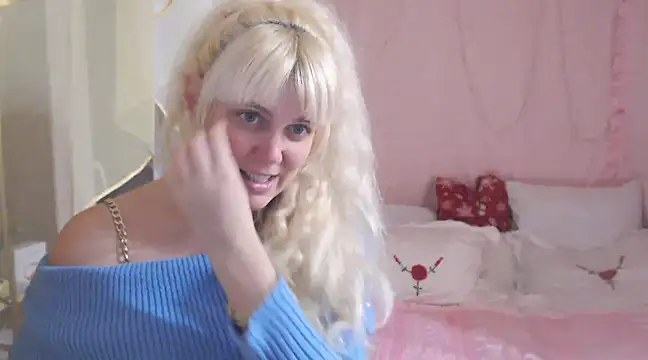 SunnySylvia online show from 13, 1, 2025