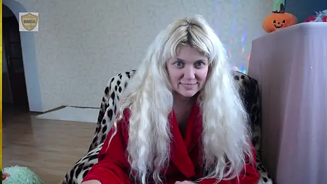 SunnySylvia online show from 24, 10, 2025