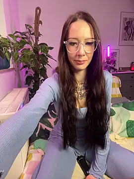 Trixie-Tainted online show from 17, 1, 2025