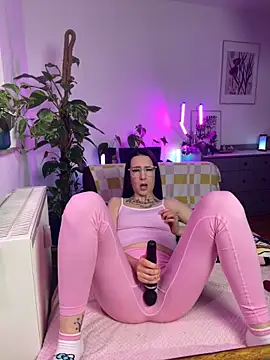 Trixie-Tainted online show from 13, 2, 2025