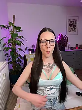 Trixie-Tainted online show from 12, 3, 2025