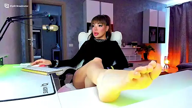 Miss kay1111 online show from 28, 6, 2026