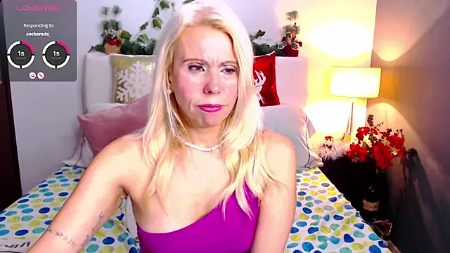 Luci evans online show from 19, 12, 2024