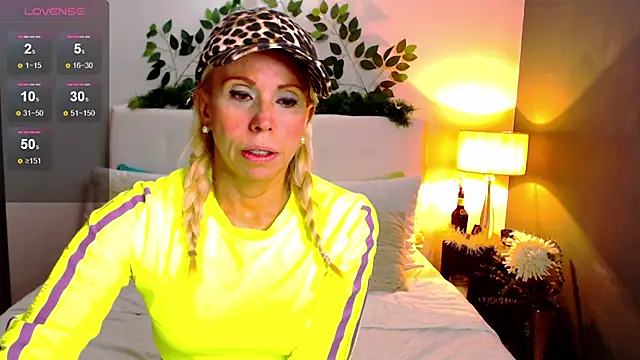 Luci evans online show from 18, 1, 2025