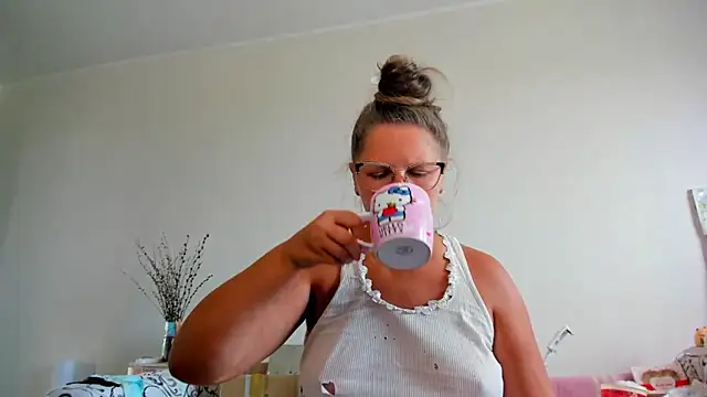 IamYourNarcotic online show from 9, 9, 2025