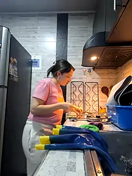 linda-schmidt online show from 2, 12, 2024