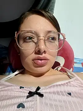 Snapshot of linda-schmidt chatting on 2, 7, 2026 linda-schmidt online show from 2, 7, 2026