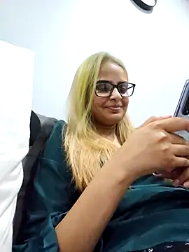 DirtySnowball69 online show from 10, 9, 2025