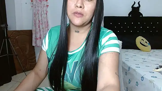 Snapshot of venuz_mendoza20 chatting on 23, 5, 2026 venuz mendoza20 online show from 23, 5, 2026