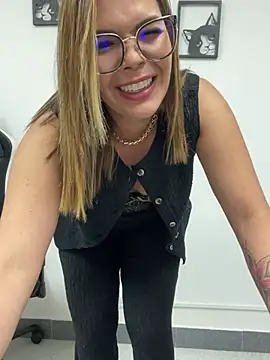 Snapshot of KellyBrooklyn_ chatting on 21, 3, 2025 KellyBrooklyn online show from 21, 3, 2025