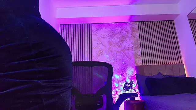 JuliRamirez online show from 19, 4, 2026