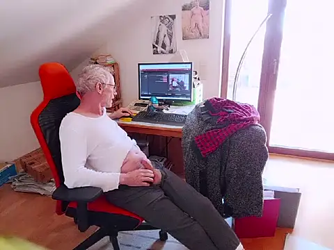 Snapshot of BerndisCam chatting on 9, 4, 2026 BerndisCam online show from 9, 4, 2026