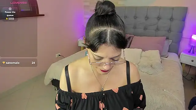  Abril W online show from 6, 3, 2025