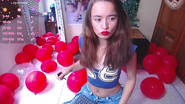 Snapshot of NicoleSantana chatting on 5, 1, 2026 NicoleSantana online show from 5, 1, 2026