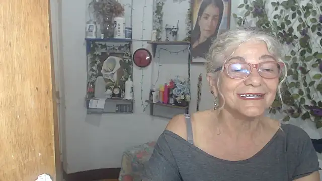 FunnyGrandma online show from 19, 5, 2026