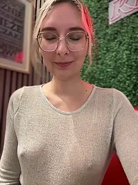 The Snowwhitee online show from 15, 2, 2025