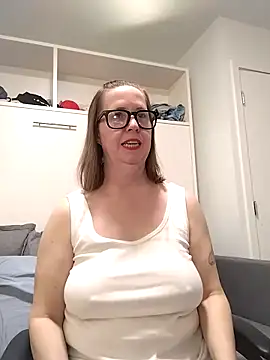 SweetandNaughty1 online show from 11, 3, 2026