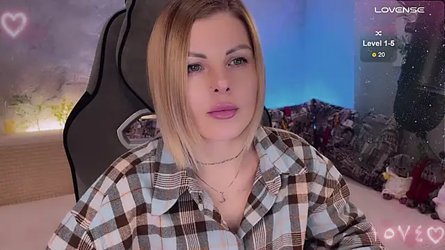 Snapshot of Your_Sweet_Lilu chatting on 2, 12, 2024 Your Sweet Lilu online show from 2, 12, 2024