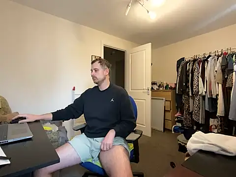 Snapshot of Kramer023 chatting on 17, 2, 2025 Kramer023 online show from 17, 2, 2025