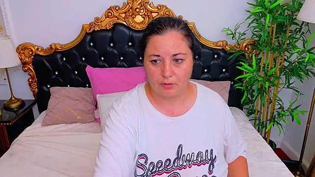 Snapshot of AleshaArabian chatting on 7, 7, 2026 AleshaArabian online show from 7, 7, 2026
