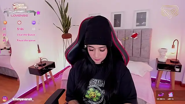 EmmyEvans1 online show from 16, 12, 2024