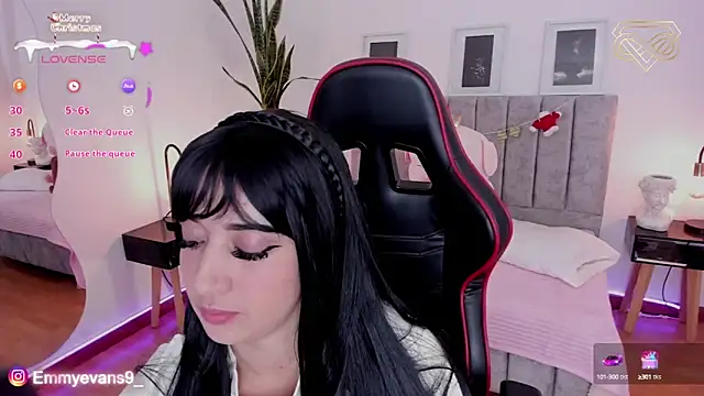 EmmyEvans1 online show from 23, 12, 2024