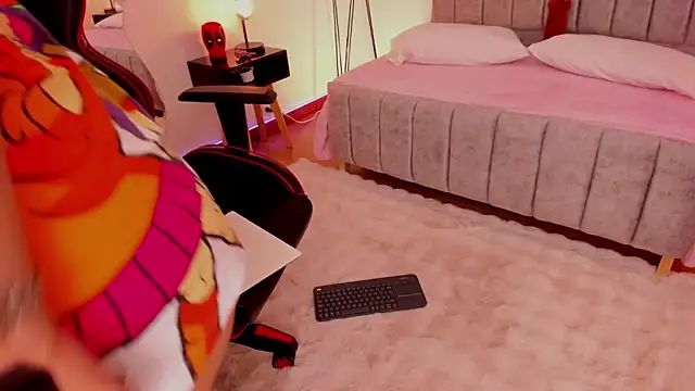 EmmyEvans1 online show from 6, 1, 2025