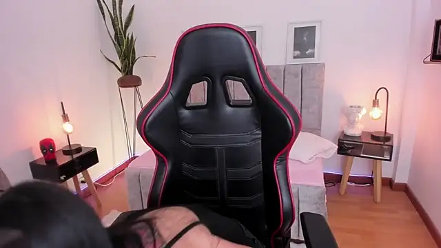 EmmyEvans1 online show from 13, 1, 2025