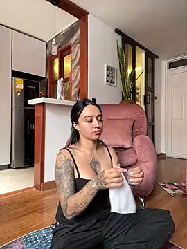 EmmyEvans1 online show from 6, 2, 2025