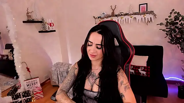 EmmyEvans1 online show from 13, 11, 2025