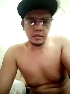 Snapshot of mrbubbaibrahim chatting on 19, 11, 2025 mrbubbaibrahim online show from 19, 11, 2025