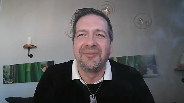 Snapshot of matrikes1 chatting on 26, 12, 2024 matrikes1 online show from 26, 12, 2024