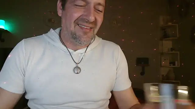 Snapshot of matrikes1 chatting on 21, 3, 2025 matrikes1 online show from 21, 3, 2025