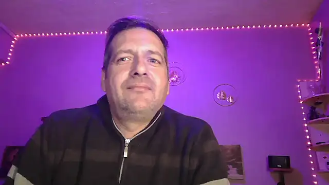 Snapshot of matrikes1 chatting on 22, 12, 2025 matrikes1 online show from 22, 12, 2025