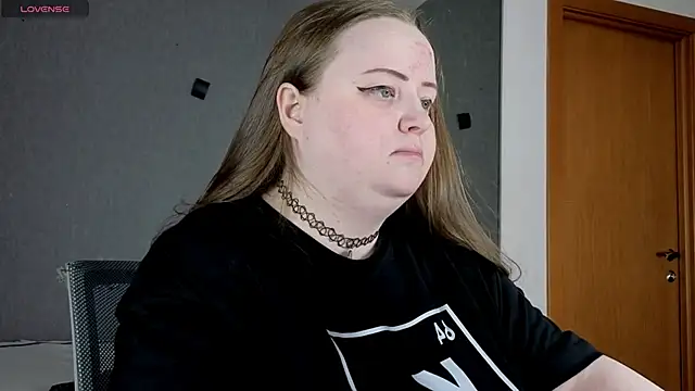 Snapshot of EMMA__CONNOR chatting on 30, 9, 2025 EMMA CONNOR online show from 30, 9, 2025