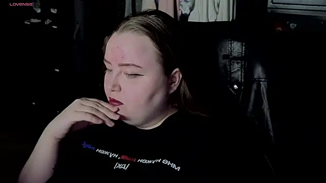 Snapshot of EMMA__CONNOR chatting on 3, 11, 2025 EMMA CONNOR online show from 3, 11, 2025