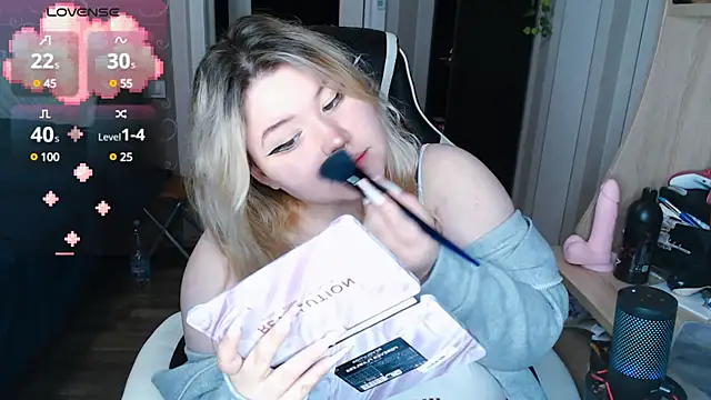 Mini Mo online show from 6, 2, 2025