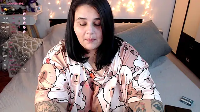 Snapshot of naughtykiss chatting on 15, 10, 2025 naughtykiss online show from 15, 10, 2025