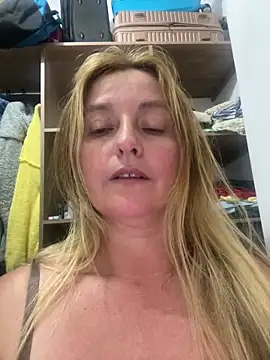Snapshot of moniquerainx chatting on 28, 3, 2026 moniquerainx online show from 28, 3, 2026