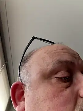 Bibear197511 online show from 16, 10, 2025